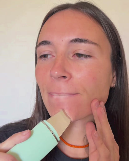 Skin Scrubber – L’Allié Peau Zéro Défaut